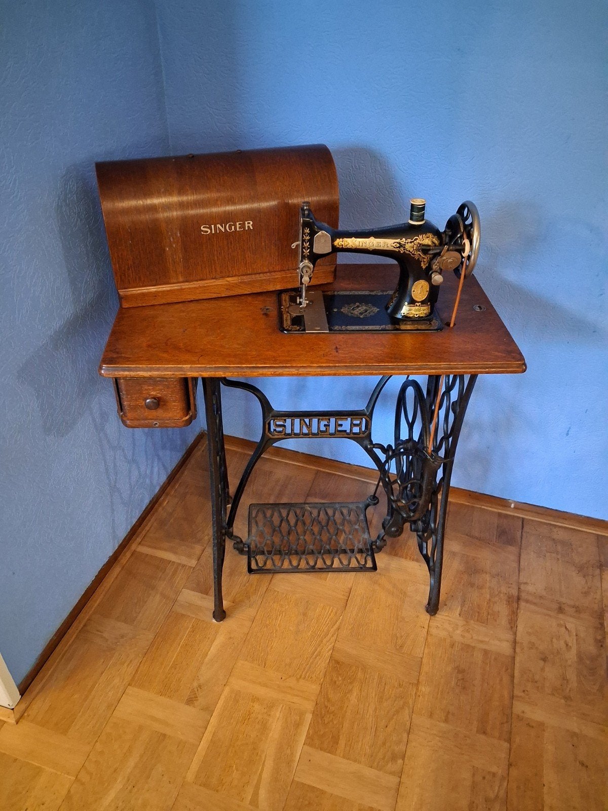 Antieke Singer Naaimachine met Houten Kast en Onderstel, Ophalen