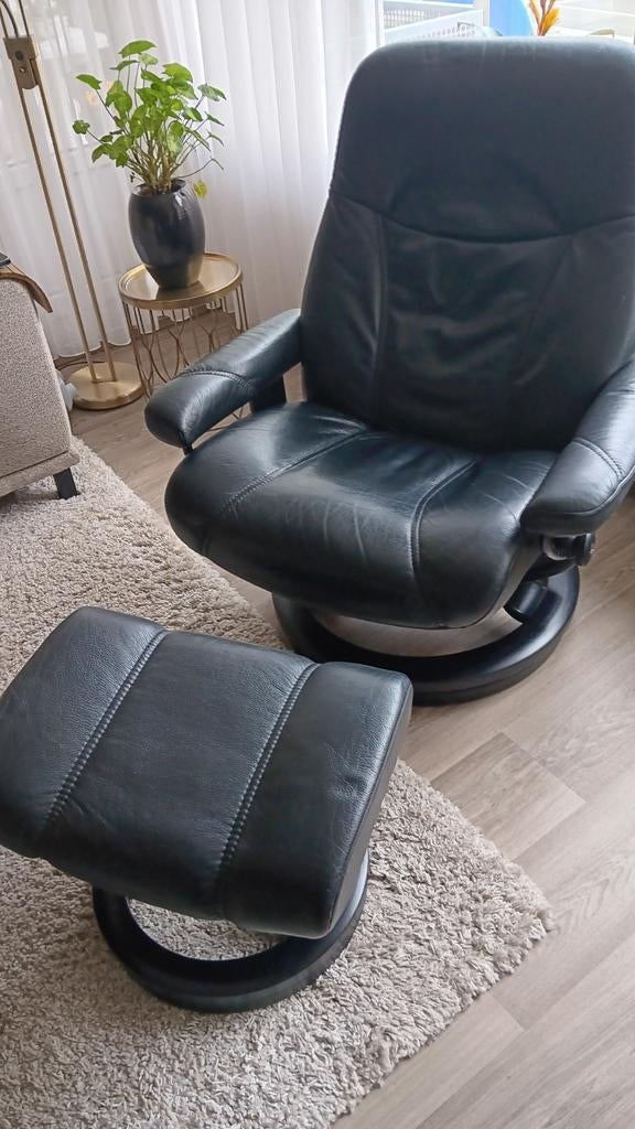 Zwarte leren fauteuil stressless met ophoogring en voeten ba, Huis en Inrichting, Fauteuils, Gebruikt, Minder dan 75 cm, Leer