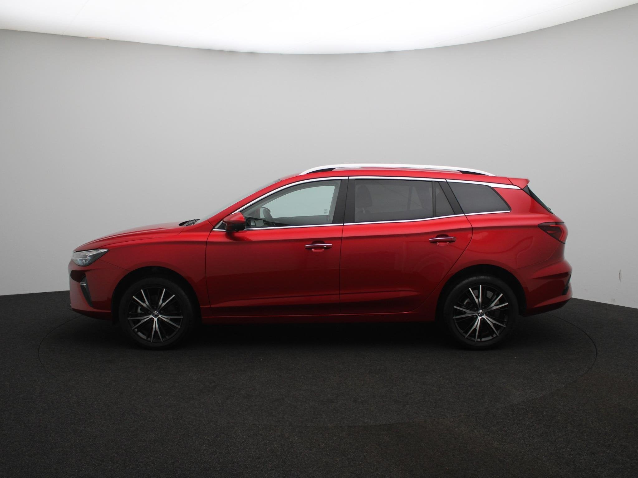 MG 5 Standard Range Luxury 50 kWh 100-Year Edition | Camera, Auto's, 12 maanden, Gebruikt, 177 pk, Te koop