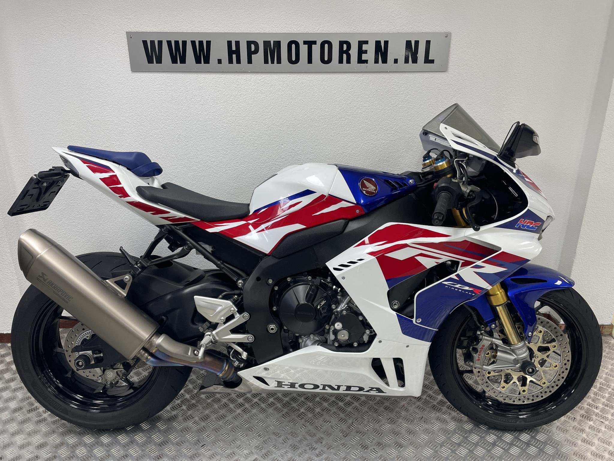 Honda CBR 1000 RR SP HRC FIREBLADE 30 TH ANNIVERSARY ABS, Rivium Boulevard 222-11
2909 LK  Capelle aan den Ijssel, NL, Bedrijf