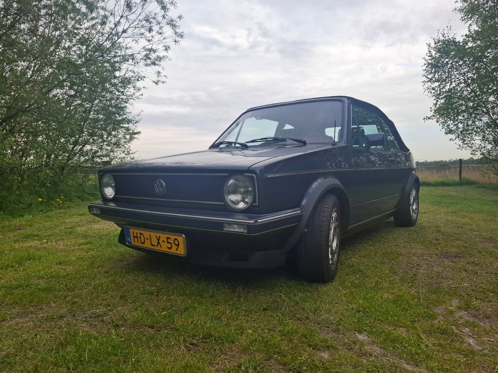 VW Golf type 1 - 1.8 Cabrio 1985 APK 2028, BELASTINGVRIJ, Auto's, Voorwielaandrijving, 4 cilinders, Cabriolet, Blauw