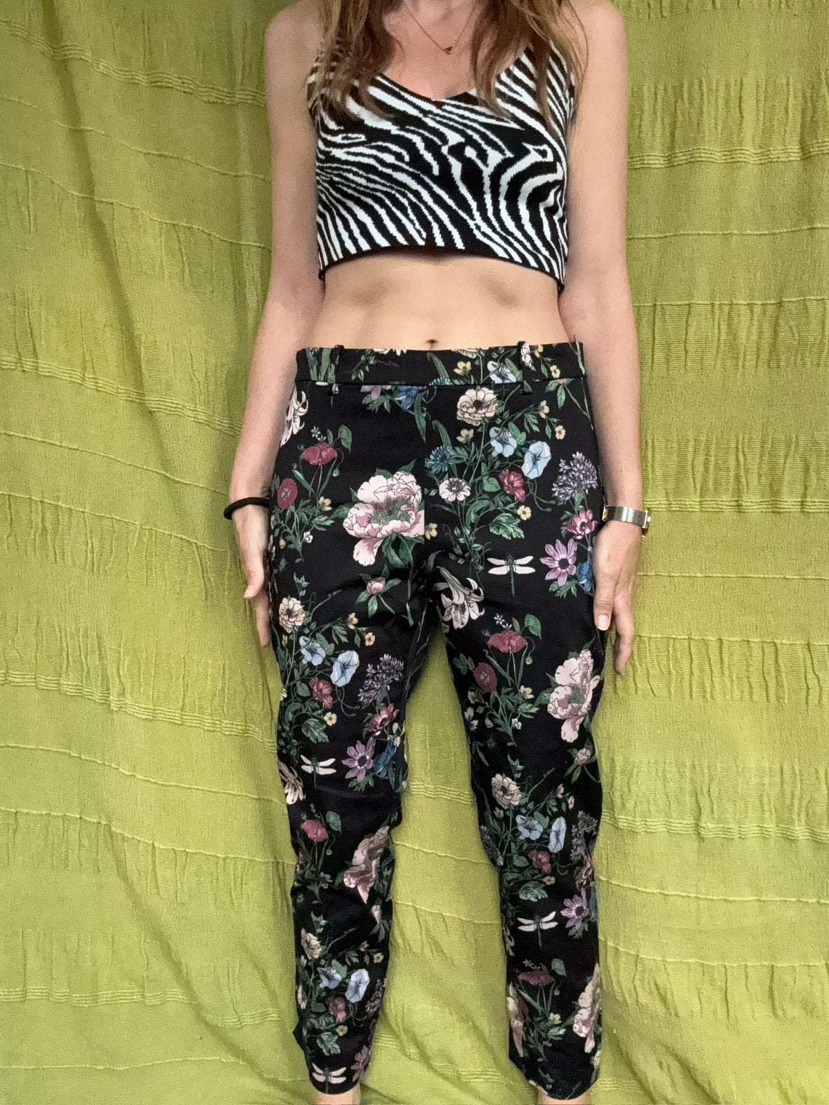 Broek / print / bloemenprint / maat 42/44 / zwart / kleuren, Hgv, Hgv, Maat 42/44 (L), Ophalen of Verzenden