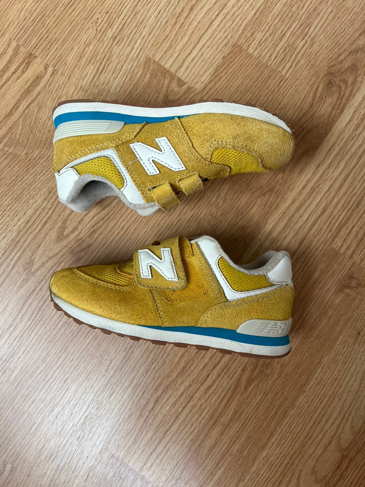 Sneakers leer New Balance maat 32, Jongen of Meisje, Schoenen, Ophalen of Verzenden, Zo goed als nieuw