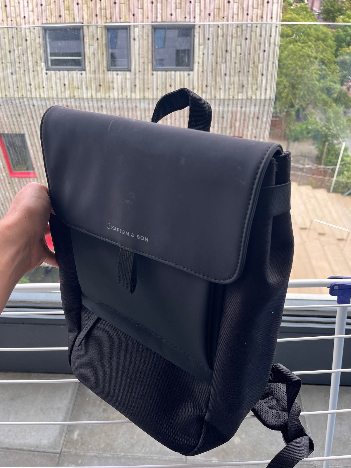 Kapten & Son Fyn All Black Rugzak - Stijlvol & Praktisch, Overige merken, 25 tot 40 cm, Ophalen of Verzenden, Zo goed als nieuw