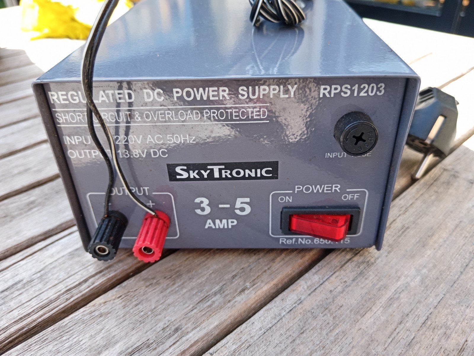 Skytronic Regulated DC Power Supply Gereguleerde voeding, Nieuw