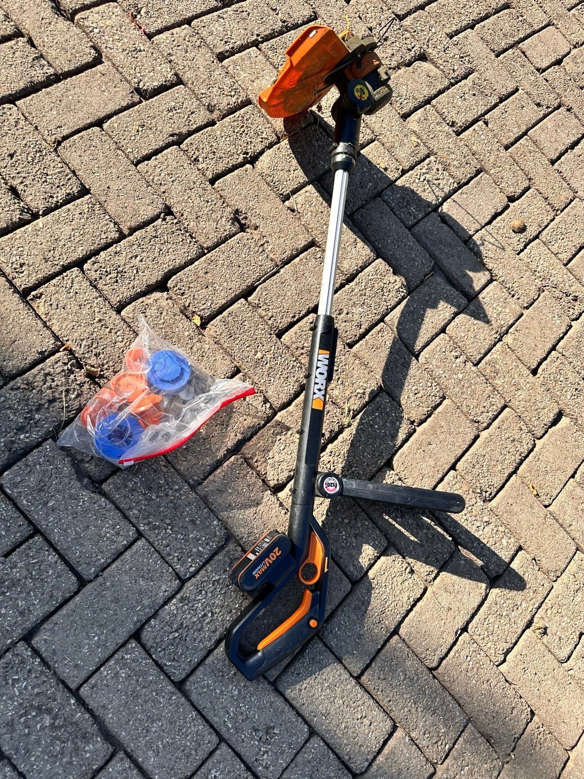 Worx Grastrimmer / Bosmaaier met Accu, Tuin en Terras, Ophalen, Gebruikt, 30 tot 50 cm, Accu