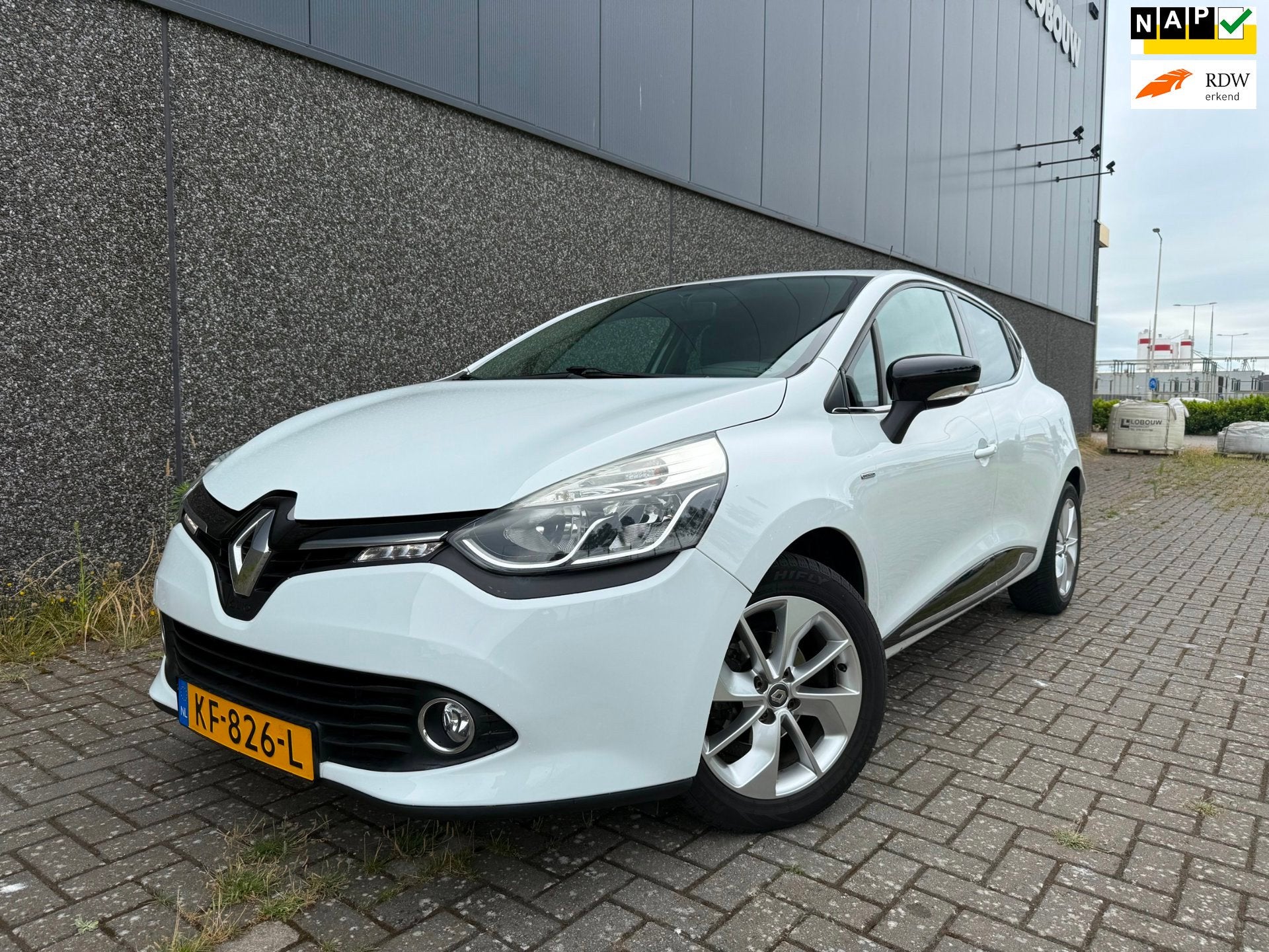 Renault Clio 0.9 TCe Eco2 Limited/CAMERA/CRUISE/NAVI/WIENIG, Auto's, Renault, Voorwielaandrijving, 898 cc, Stof, Origineel Nederlands