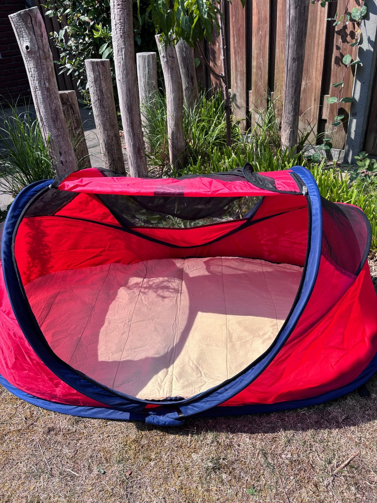 Deryan campingbedje met matras en dekbedje, Ophalen, Zo goed als nieuw, Reisbedje