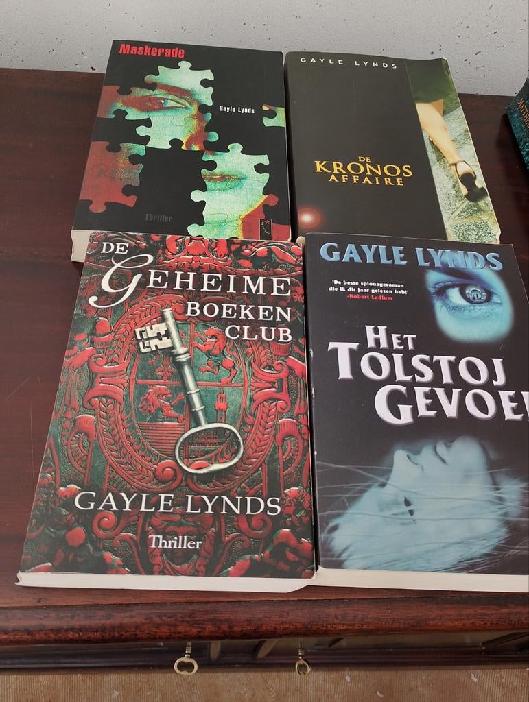 Gayle Lynds Thriller Boeken Set - 4 Stuks, Boeken, Ophalen of Verzenden, Gelezen, Gayle Lynds, Nederland
