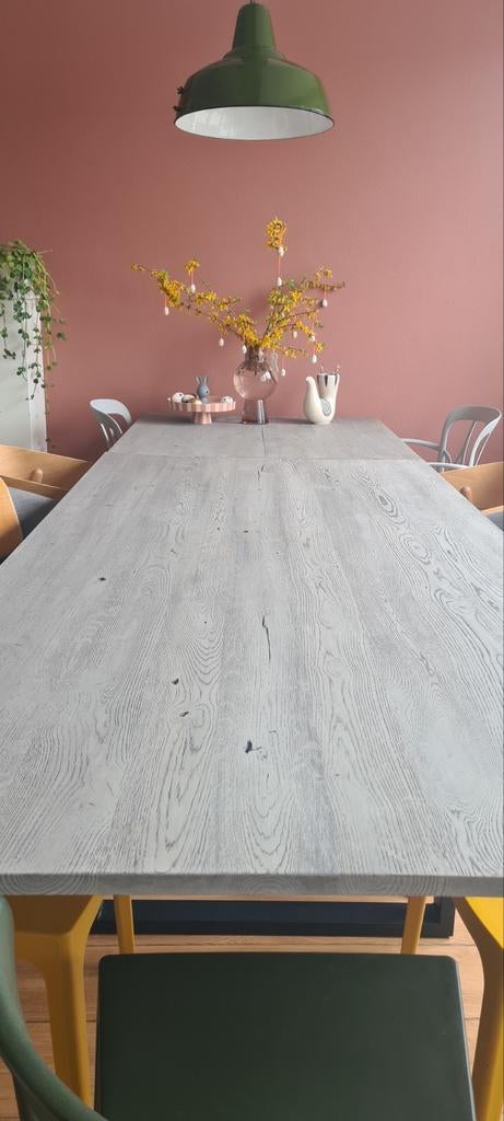 Uitschuifbare eettafel met eiken blad en metalen onderstel, Huis en Inrichting, Ophalen, 200 cm of meer, 50 tot 100 cm, Zo goed als nieuw