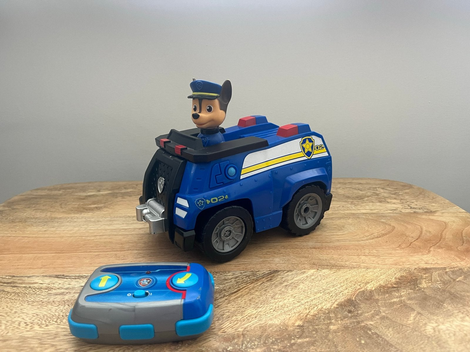 Paw Patrol Chase RC Politieauto - Afstandsbediening, Elektro, Gebruikt, Ophalen of Verzenden, Auto onroad