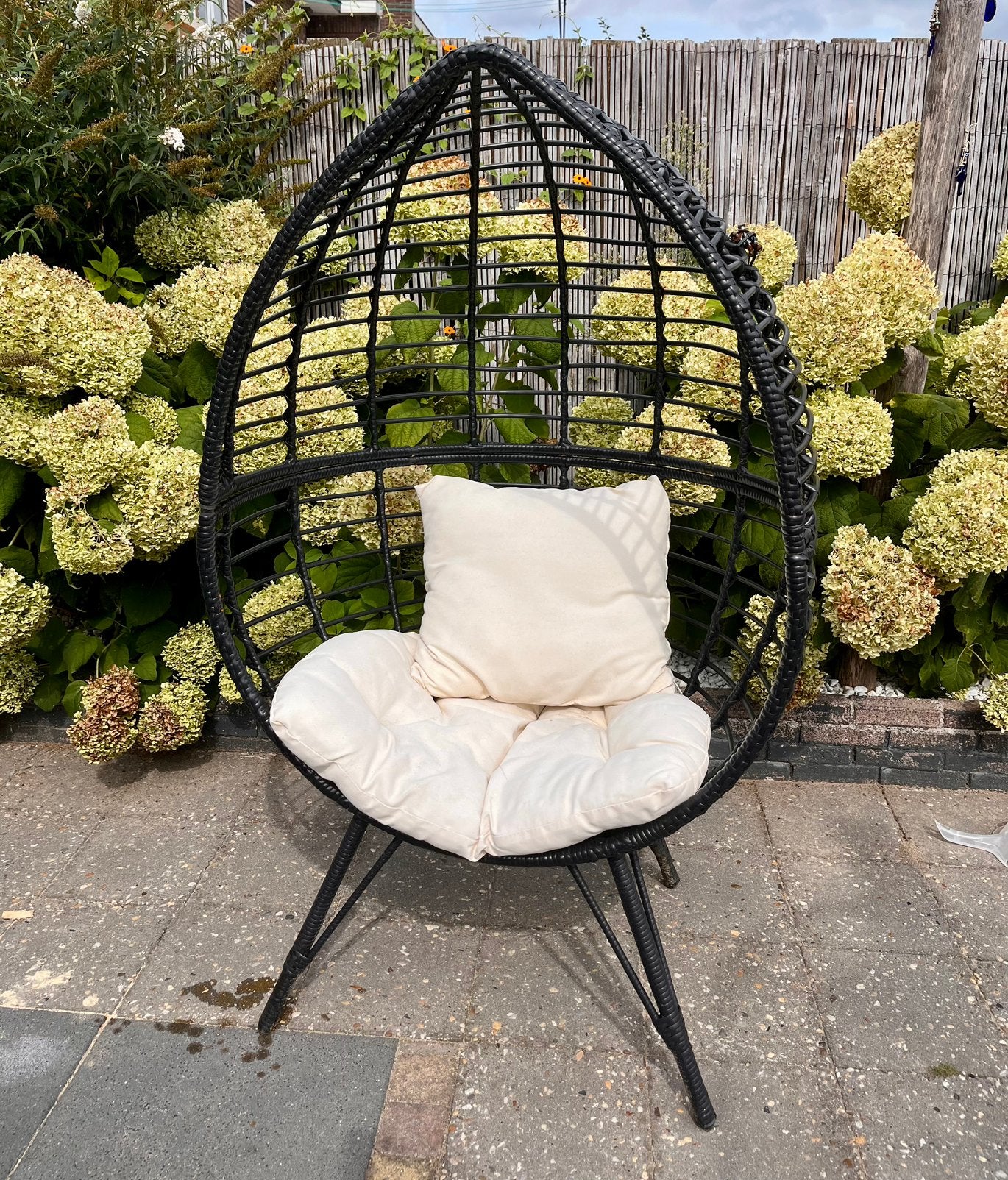 Mooie Egg Chair / loungestoel / hangstoel inclusief kussens, Ophalen, Gebruikt, Wicker