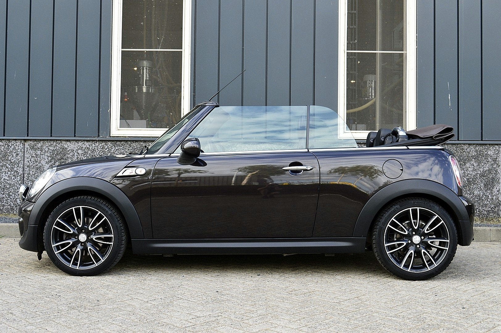 MINI Cabrio 1.6 Cooper S Chili Rijklaarprijs-Garantie Leder, Voorwielaandrijving, Gebruikt, Zwart, 4 cilinders