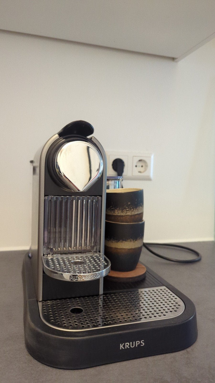 Krups Nespresso Citiz met melkopschuimer - Zilver/Titanum, Witgoed en Apparatuur, Koffiezetapparaten, Gebruikt, Espresso apparaat