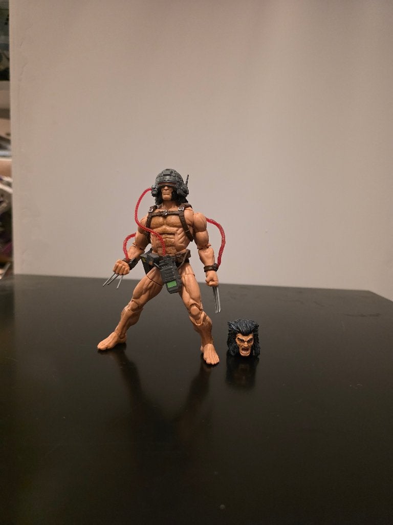 Marvel legends wolverine (weapon X), Ophalen of Verzenden, Zo goed als nieuw