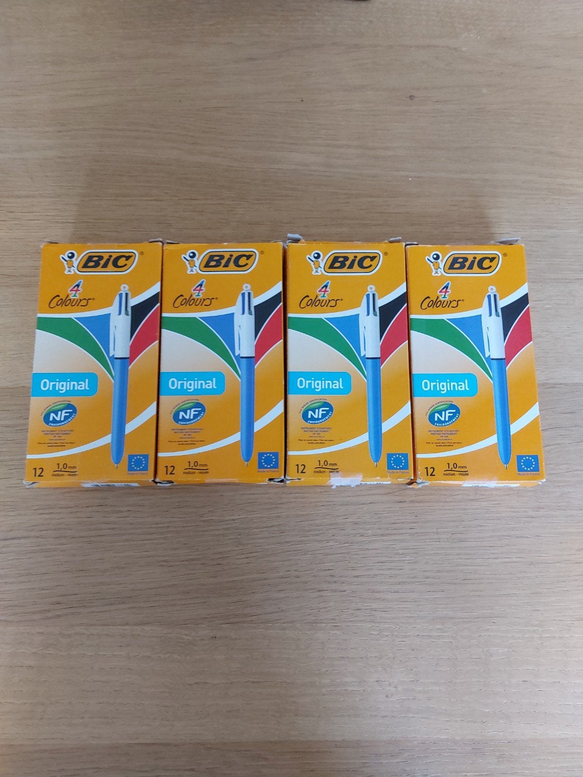 Bic 4  kleuren balpen 4 dozen van 12 stuks, Ophalen of Verzenden, Nieuw