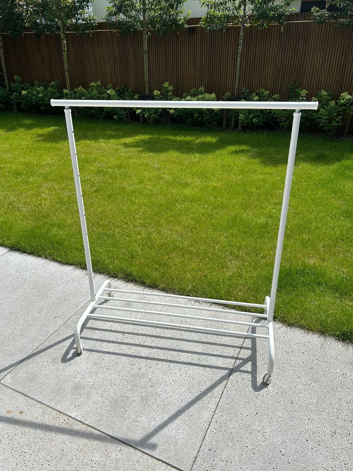 IKEA Kledingrek Wit - 6 stuks beschikbaar incl hangers, Kleding | Dames, Kledingrekken, Ophalen, Met wielen, Gebruikt