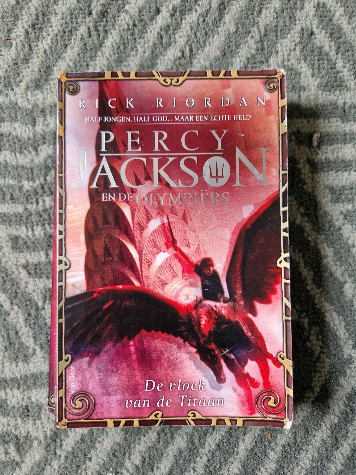 Percy Jackson en de Olympiërs: De vloek van de Titaan, Boeken, Ophalen of Verzenden, Zo goed als nieuw, Rick Riordan