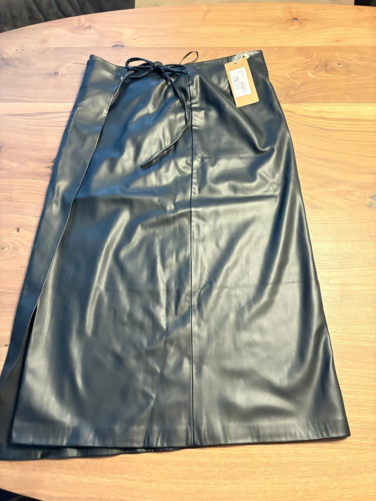 Zwarte  ( nep) leren rok van 24colours, maat 42, Kleding | Dames, Zwart, Maat 42/44 (L), Nieuw, Ophalen of Verzenden