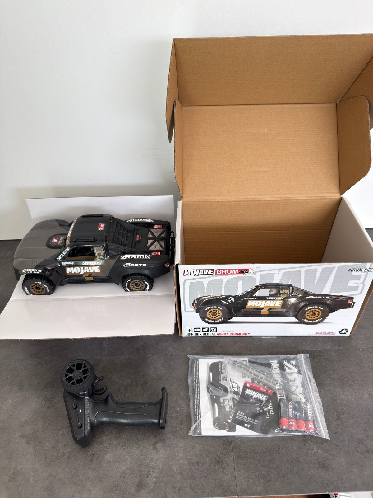 Arrma Mojave Grom 223s blx NIEUW, Hobby en Vrije tijd, Modelbouw | Radiografisch | Auto's, Ophalen of Verzenden, Nieuw, Overige schalen