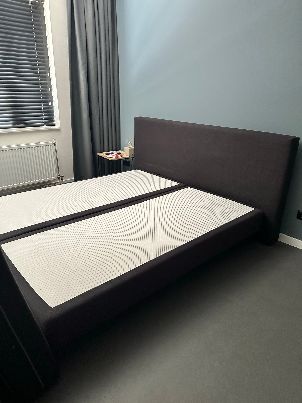 Tweepersoons boxspring bed met hoofdbord - 180x200 cm, Ophalen, Gebruikt, Zwart, Tweepersoons