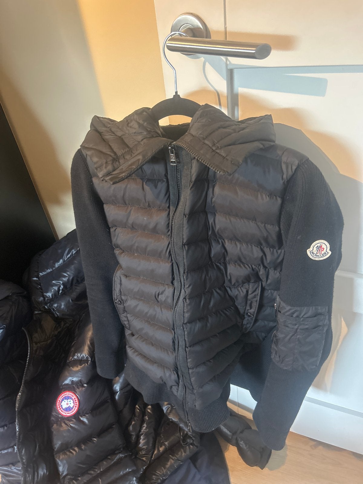 Moncler jas, Ophalen of Verzenden, Zo goed als nieuw, Maat 38/40 (M), Zwart