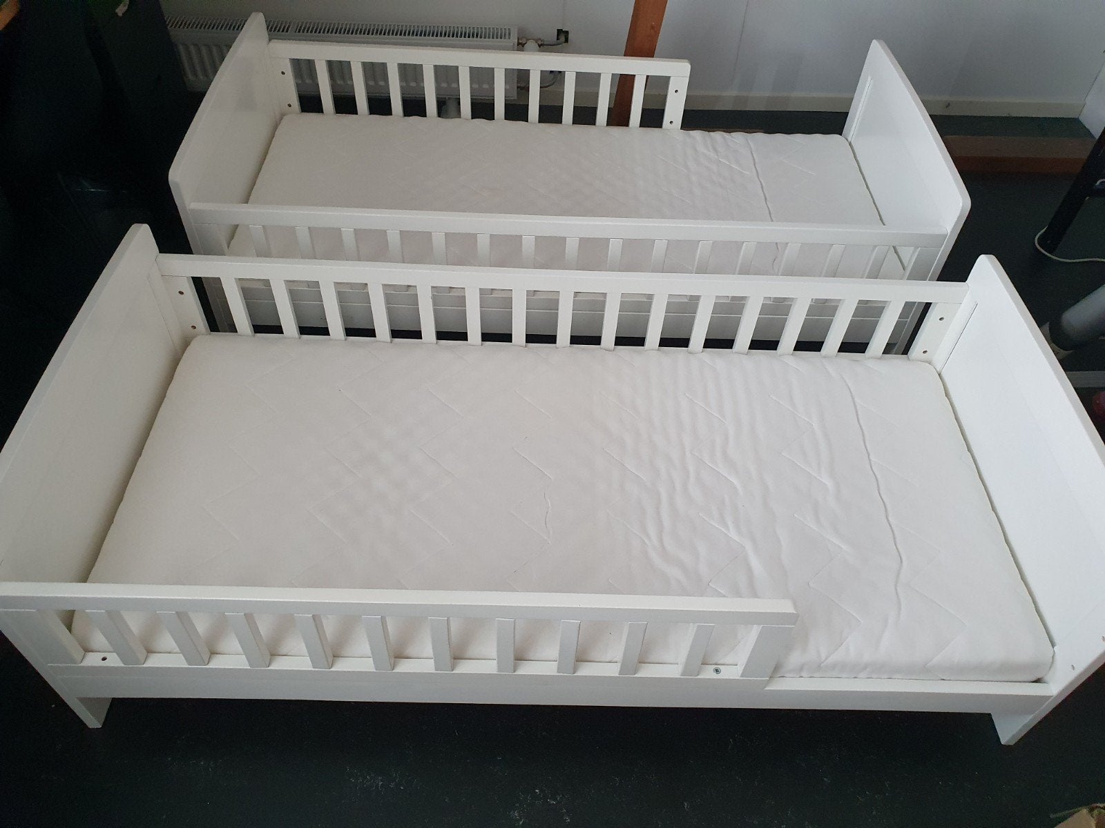 2 stuks tweeling kinderbed kleuterbed + Ikea matras160x70, 70 tot 85 cm, 140 tot 160 cm, Zo goed als nieuw, Ophalen