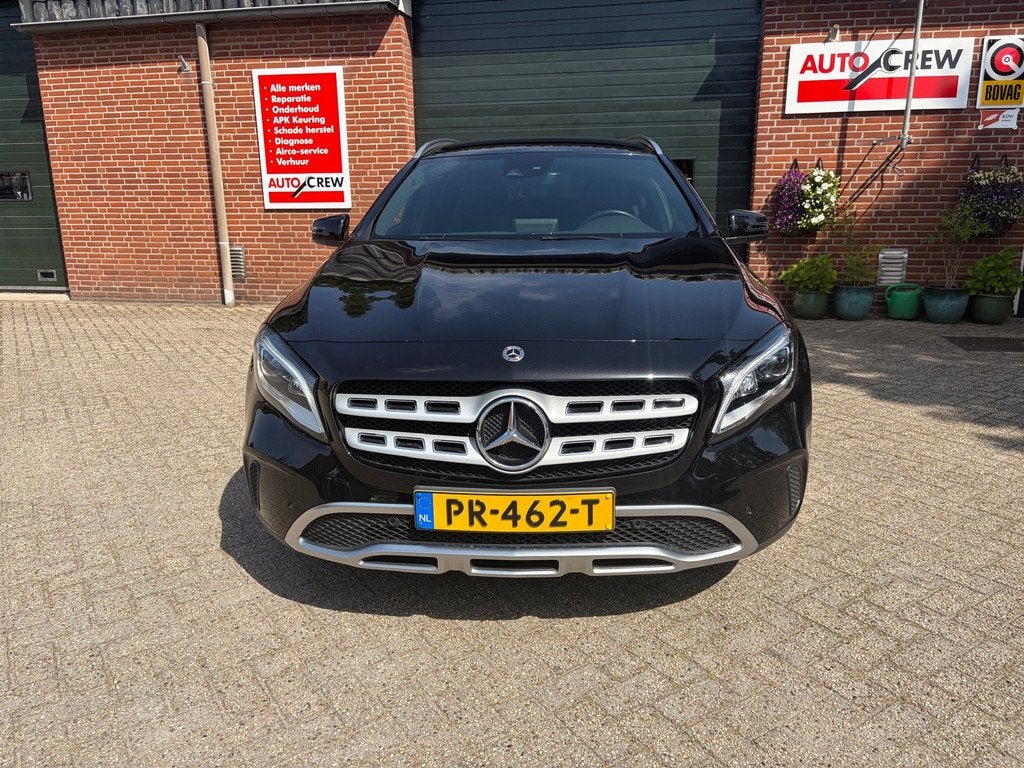 Mercedes-Benz GLA-klasse 180 Camera LED Leder Carplay Navi E, Auto's, Mercedes-Benz, Gebruikt, 4 cilinders, 715 kg, Leder en Stof