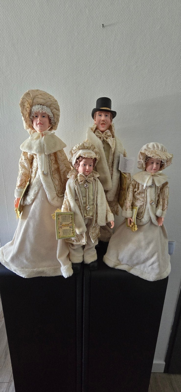 4-delige Victoriaanse kerstzangersset, Ophalen of Verzenden, Zo goed als nieuw