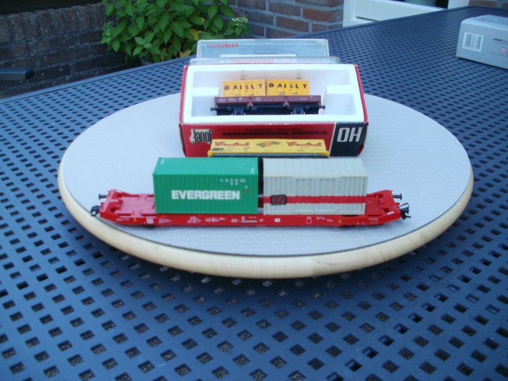 5x div. Ho Wagons Fleischman.Liliput Jouef.ook voor Marklin, Wisselstroom, Wagon, Ophalen of Verzenden, Zo goed als nieuw