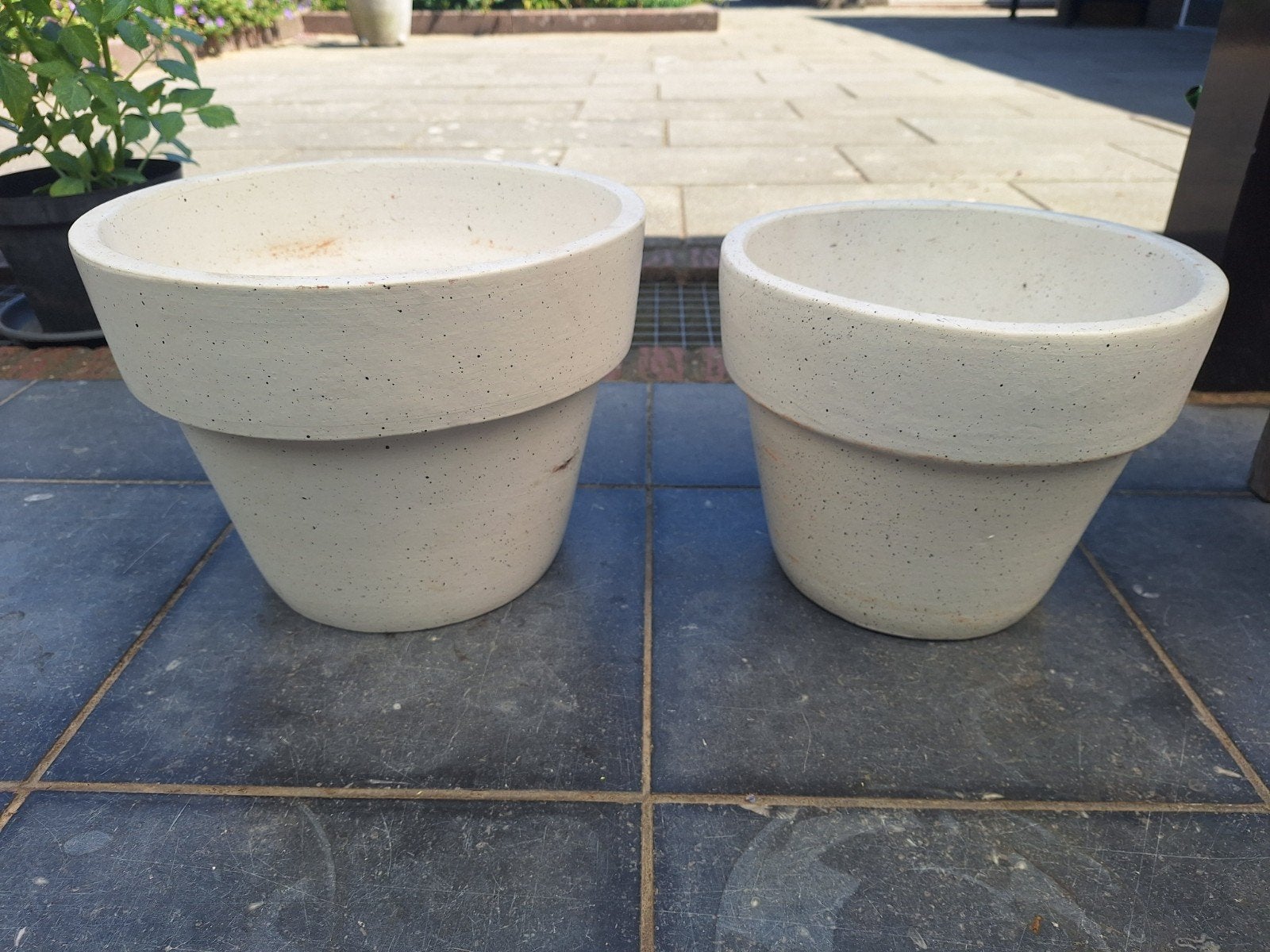 bloempot/steen/bloemen/planten/tuin/terras/,tafel, Ophalen, Steen, Rond, Tuin
