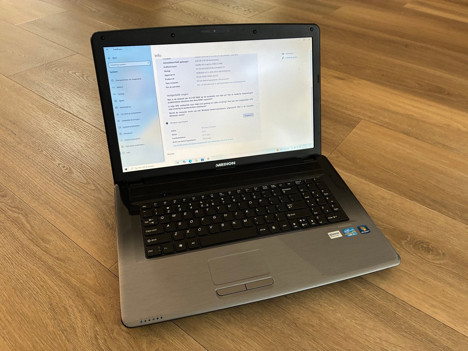 Medion Akoya Laptop - Intel i3, 4GB RAM, 112GB SSD, 17 inch, Ophalen, Gebruikt, Met videokaart, 2 tot 3 Ghz