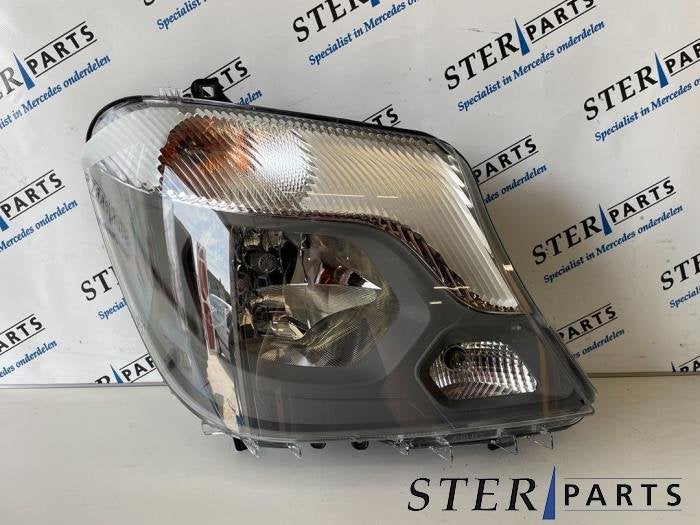 Koplamp rechts van een Mercedes Sprinter, 12 maanden garantie, -, Nieuw, Ophalen of Verzenden
