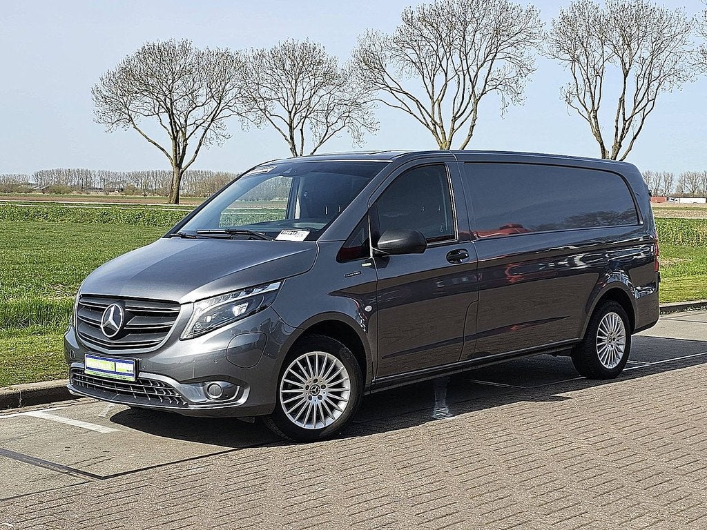 Mercedes-Benz eVito eVito L3 66 kWh XXL LED Bumpers-Kleur Lm, Auto's, Bestelauto's, Stof, Gebruikt, Zwart, Lichtsensor