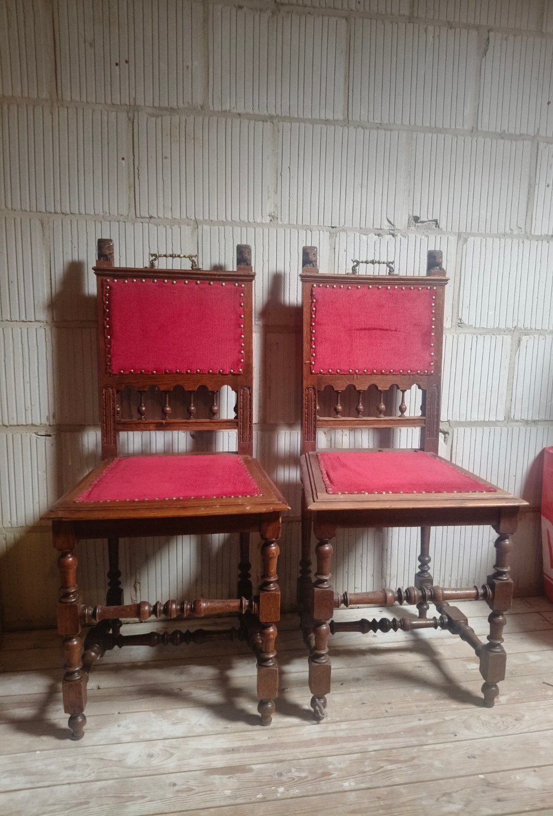 Set van 2 Antieke Eiken Stoelen met Rood Fluweel, Antiek en Kunst, Antiek | Meubels | Stoelen en Banken, Ophalen