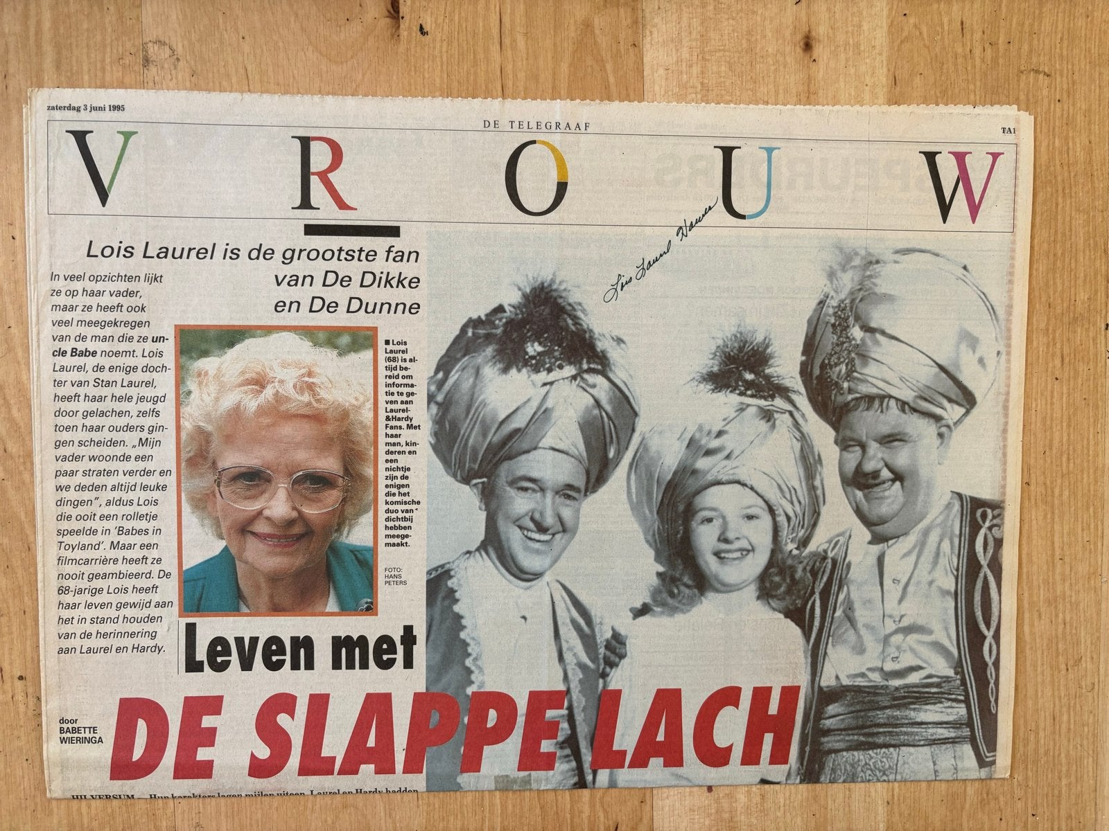 Handtekening- Lois Laurel (1995), Verzamelen, Ophalen of Verzenden, Zo goed als nieuw