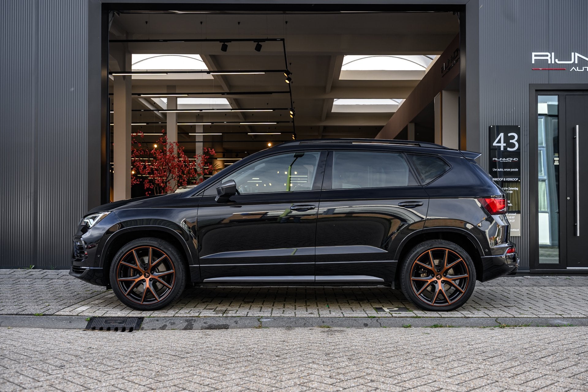 Cupra Ateca 2.0 TSI 4DRIVE |Pano|360-Camera|Trekhaak|Beats|, Auto's, Automaat, Dealer onderhouden, 1528 kg, Gebruikt