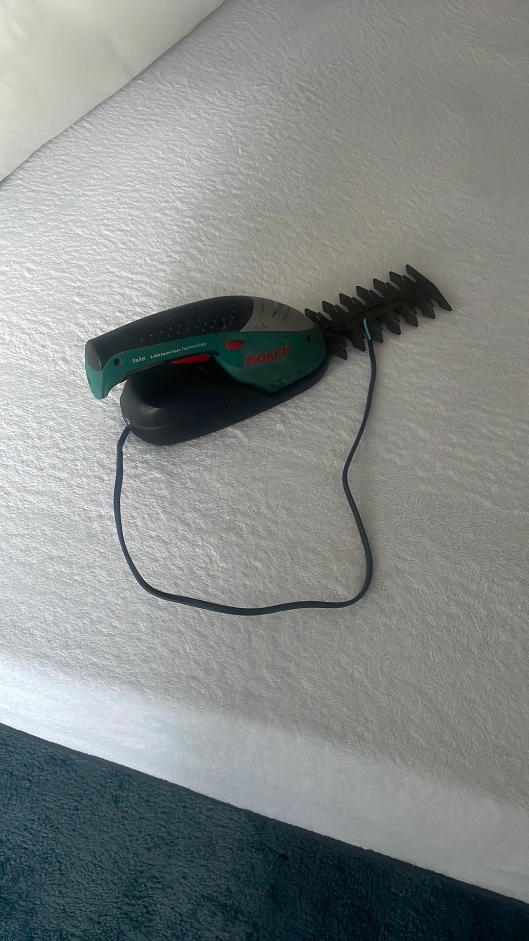 Bosch Accu snoeischaar met oplader, Ophalen of Verzenden, Gebruikt, Minder dan 20 mm