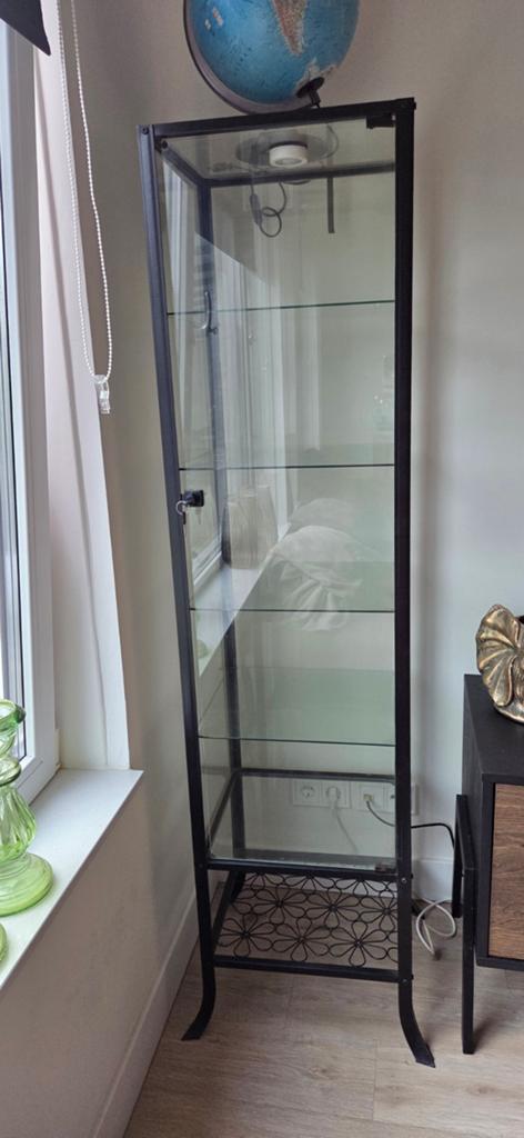Metalen vitrinekast 1,80m hoog, Ophalen, 50 tot 100 cm, Zo goed als nieuw, Glas