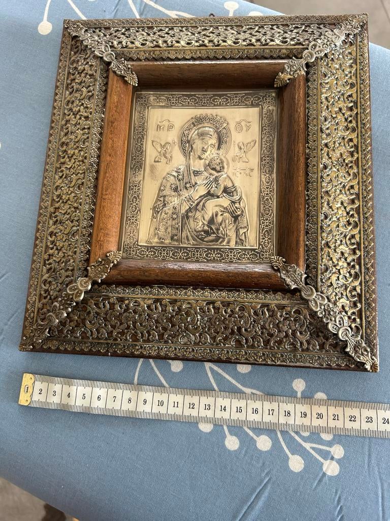 Antieke icoon van Maria met Kind in sierlijke lijst, Ophalen of Verzenden