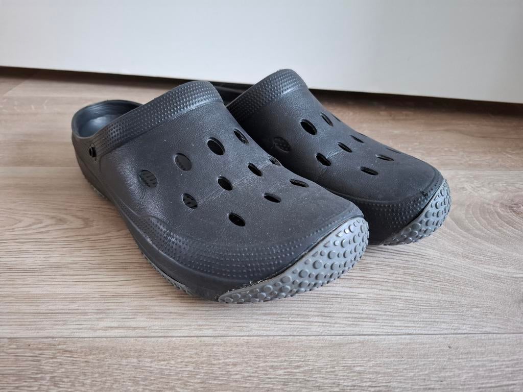 Crocs maat 43 - Comfortabele zwarte klompen, Kleding | Heren, Schoenen, Ophalen of Verzenden, Gedragen, Zwart, Slippers