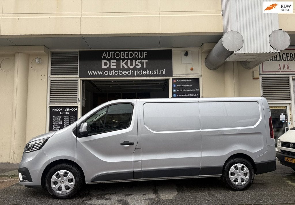 Renault Trafic 2.0 AUT 2023 Blue dC1 150 EDC T30 L2H1 Extra, Gebruikt, Euro 6, 4 cilinders, 150 pk