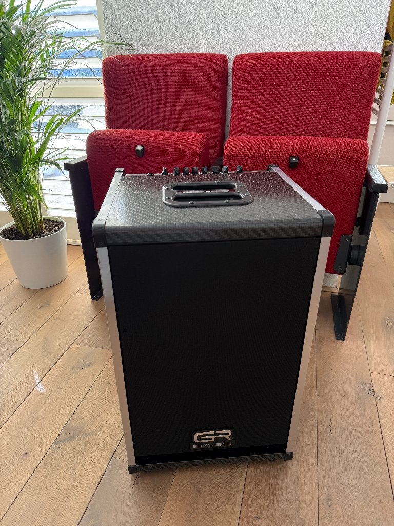 Foto 2 van GR Bass AT210V-C800 Aerotech 2x10 800W combo+ originele hoes