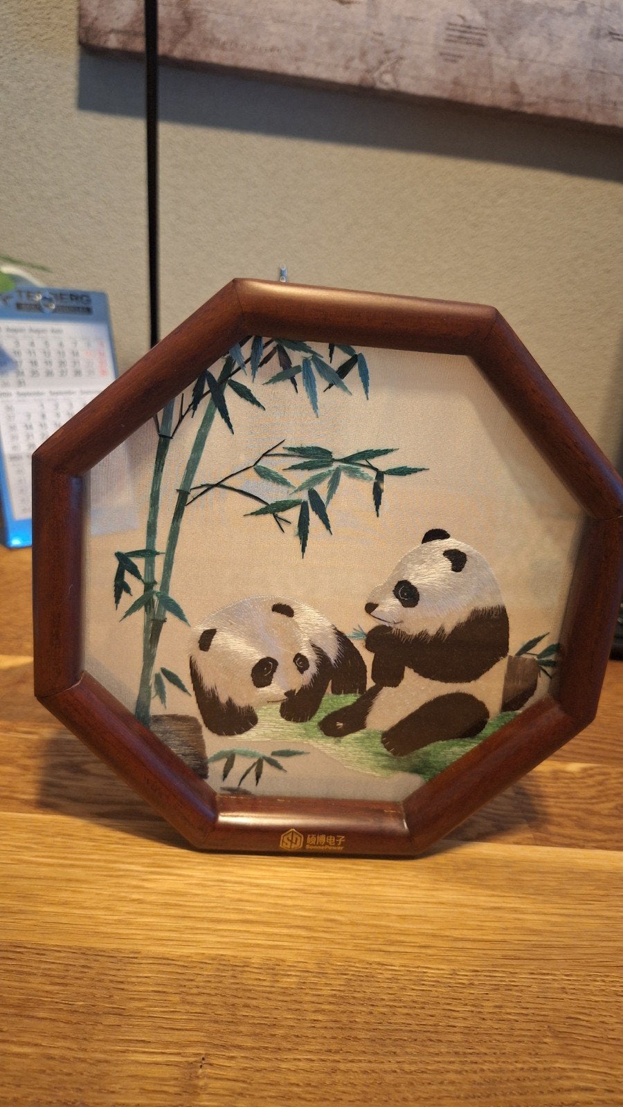 Vintage Chinese zijden borduurwerk spelende panda's, Ophalen