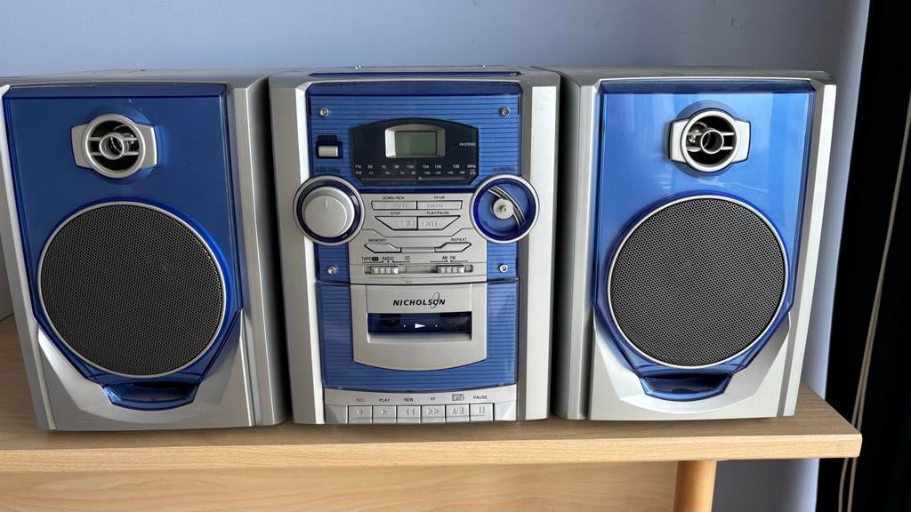 Draagbare radio cassette deck - batterijen en 220V, Gebruikt, Cassettedeck, Draagbaar, Ophalen