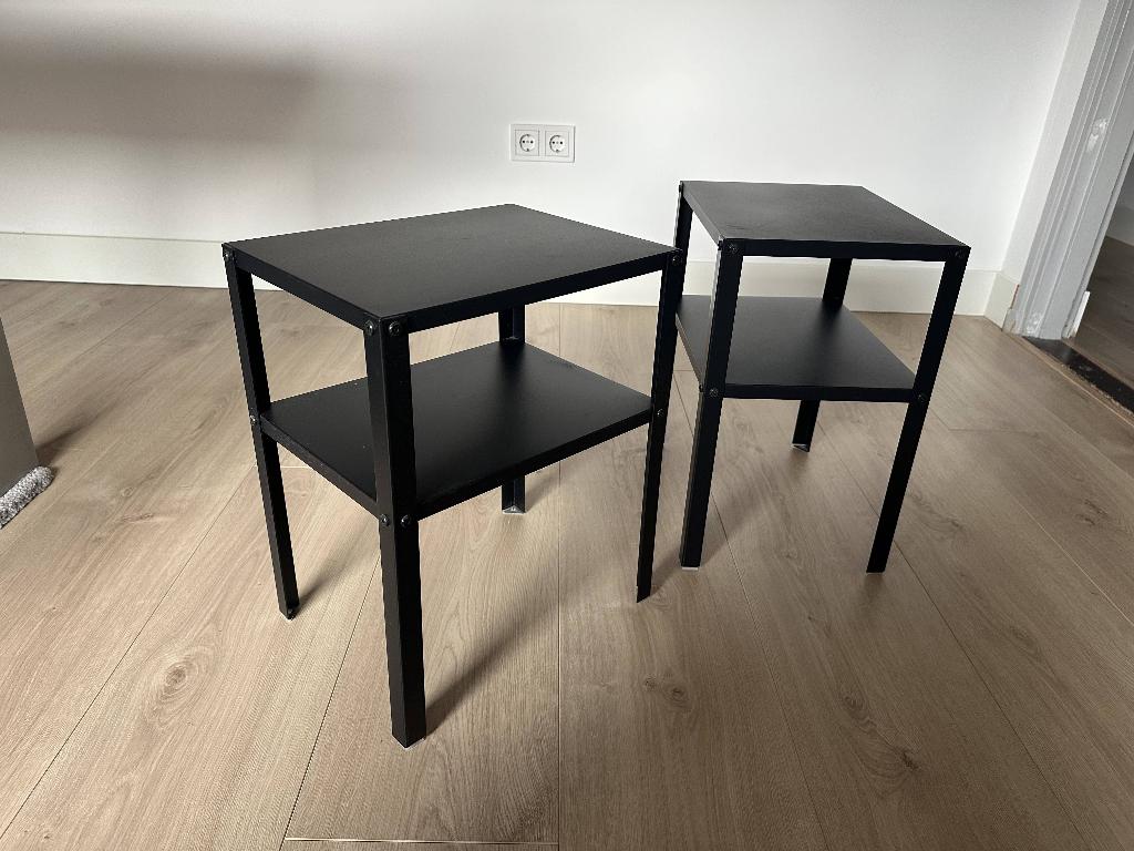 IKEA KNARREVIK nachtkastjes 2 stuks gratis!, Huis en Inrichting, Ophalen, Minder dan 45 cm, Metaal of Aluminium, Zo goed als nieuw