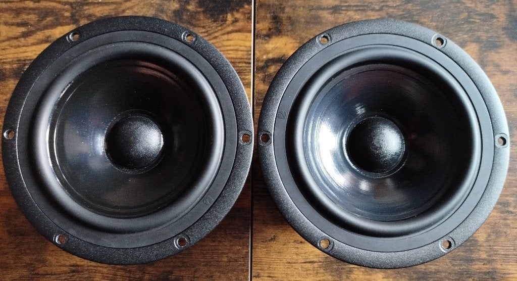 Een paar woofer-medium Seas CA15RLY als nieuw.