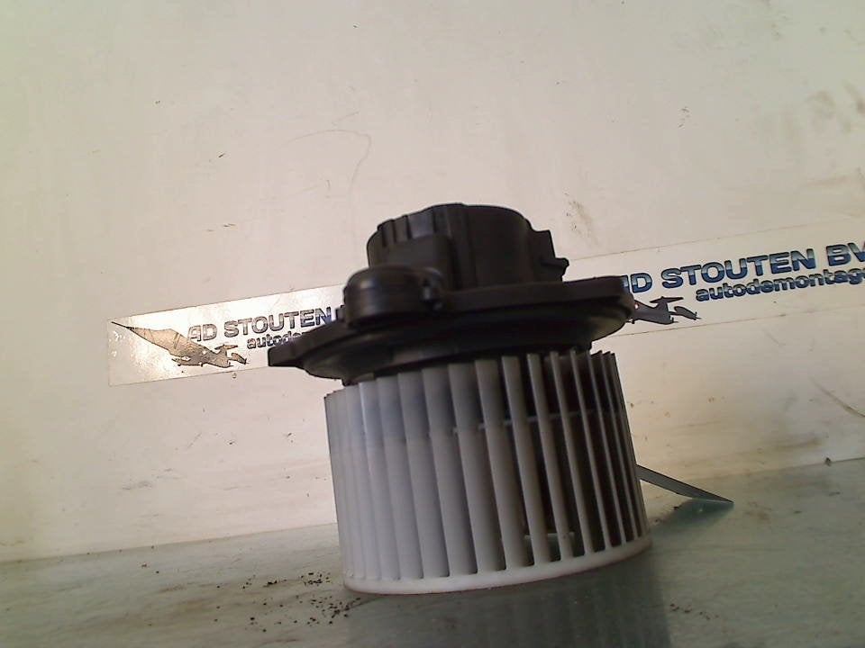 Kachel Ventilatormotor Kia Cee'd Sporty Wagon (EDF) 2007, Info@kia.de, Kia Deutschland GmbH, Gebruikt, Theodor-Heuss-Allee 11, Frankfurt am Main 60486, , Duitsland