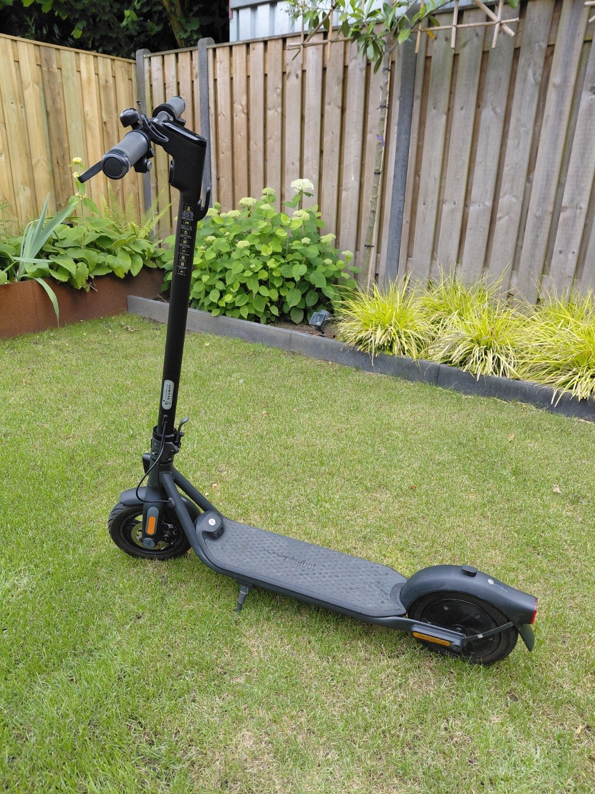 Ninebot by Segway elektrische step - in zeer goede staat, Fietsen en Brommers, Steps, Ophalen, Zo goed als nieuw, Elektrische step (E-scooter)