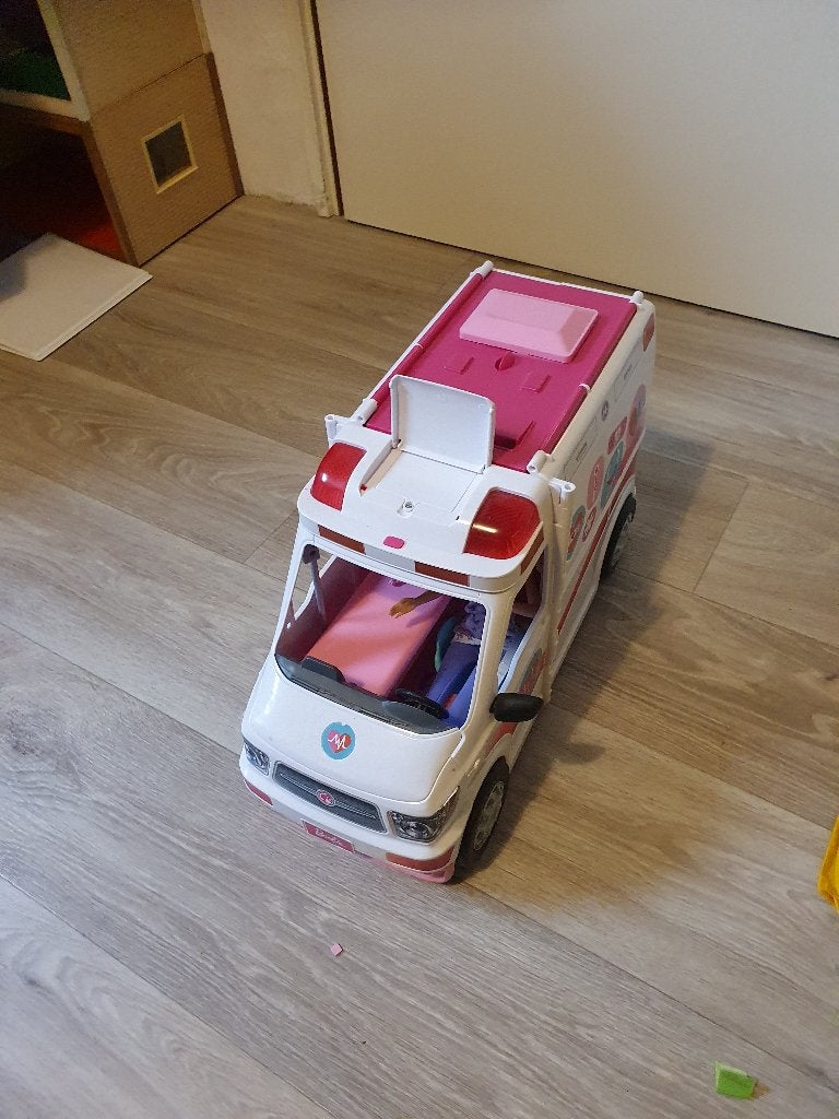 Barbie Ambulance Speelset met Pop, Ophalen of Verzenden, Zo goed als nieuw
